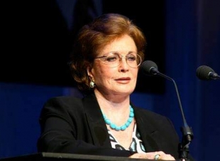 مواطنو المنوفية ينعون فقيدتهم جيهان السادات 