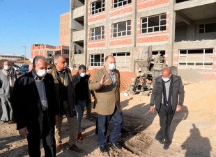 خلال جولة ميدانية .. محافظ أسيوط يتفقد أعمال إنشاء مدرسة 30 يونيو الرسمية بحي غرب