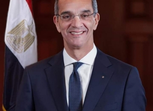 وزير الاتصالات .. توفير خدمات اتصالات متميزة للأطباء والعاملين في القطاع الطبي