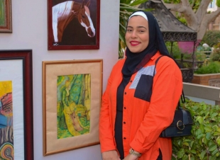 منار الهوارى ... بنت محافظة كفر الشيخ ... موهبة شابة تألقت في فنون الرسم 