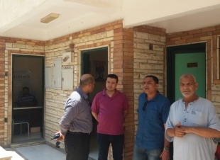 رئيس مدينة بيلا يطمئن علي مستوي النظافة والخدمات في جولة مفاجئة بالقري