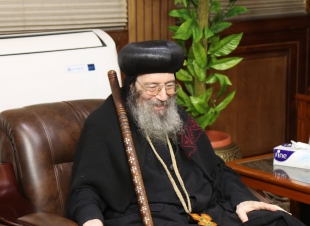 محافظ كفر الشيخ ينعي نيافة الجبر الجليل الأنبا بيشوي ...عاش عمره خادمًا للوطن