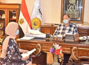 محافظ أسيوط يلتقى مساعد وزير الموارد المائية والري لبحث تنفيذ خطة الوزارة للتحول إلى نظم الري الحديث وتأهيل المساقي