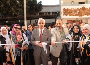 التربية النوعية بأسيوط ... تنظم  معرضين فنيين لدعم أطفال التوحد والمشروعات الخشبية الصغيرة