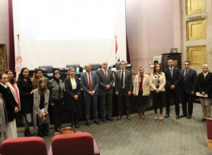 رئيس البورصة المصرية يلقي محاضرة في جامعة المستقبل
