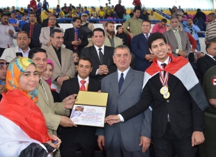 مدير إدارة بلطيم التعليمية يشارك في حفل العروض الرياضية بحضور محافظ كفر الشيخ