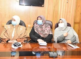 محافظ أسيوط يعقد اجتماعاً لبحث تطوير منظومة العمل بإداراتي المخابز والانتاج ويؤكد على تقديمه سبل الدعم