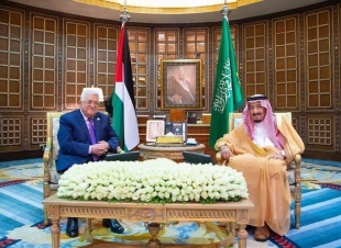 الملك سلمان للرئيس عباس.. نقف مع حقوق الشعب الفلسطيني في قيام دولته المستقلة