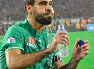 الأهلي المصري يفاوض نجم الرجاء المغربي 