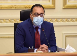 الحكومة: الإعلان عن خطة عودة الصلاة بالمساجد والأنشطة الرياضية والطيران الأسبوع المقبل