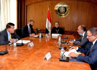نيفين جامع..تبحث مع وفد الخارجية الامريكية تعزيز التعاون الاقتصادى المشترك خلال المرحلة المقبلة