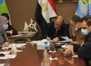 مياه أسيوط تناقش المشروعات الجديدة للمبادرة الرئاسية بالوادى الجديد وحضور القابضة عبر Video Conference.