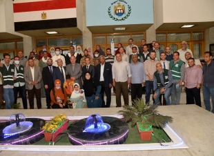 بالتعاون مع مؤسسة مصر الخير محافظ أسيوط يوزع حزمة مساعدات ومشروعات مدرة للدخل للأسر الأولى بالرعاية بإجمالي تكلفة 3.3مليون جنيه