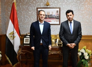 وزير الشباب والرياضة يلتقي رئيس مؤسسة شباب بتحب مصر لبحث الاستعداد للمشاركة في قمة المناخ بالمملكة المتحدة