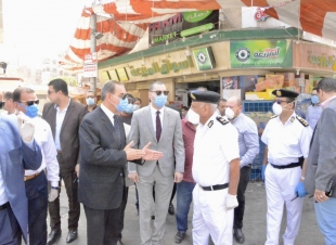 محافظ كفرالشيخ ونائبه يتفقدان منافذ بيع السلع الغذائية بالعاصمة استعداداً لحلول شهر رمضان المبارك