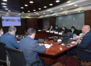 عبر تقنية الفيديو كونفرانس وزير النقل يلتقي مسئولي بنك الاستثمار الأوروبي EIB  لبحث التعاون في مجالات النقل المختلفة