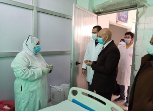 وكيل وزارة الصحة بالشرقية يتفقد سير العمل بمستشفي الصالحية وأعمال التطوير بها