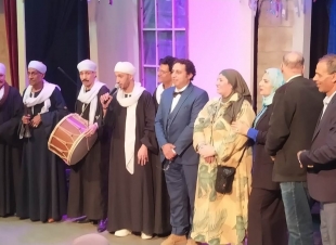 الفنانة القديرة  لبني الشيخ تعيد الحياة لفرقة الموسيقي والالات الشعبية بلافتة كامل العدد