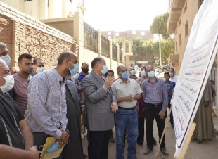 محافظ أسيوط يتفقد أعمال تنفيذ مشروع الصرف الصحي لقرية أولاد الياس بمركز صدفا بتكلفة 80 مليون جنيه ضمن مشروعات 